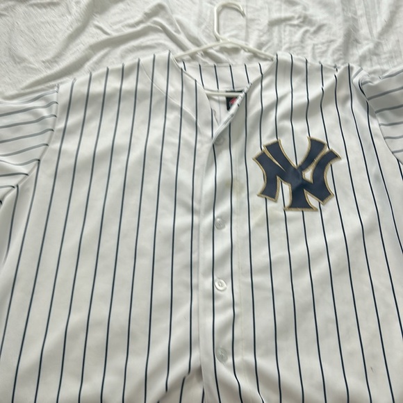 Jeter jersey yankee stadium bought - Picture 2 of 4